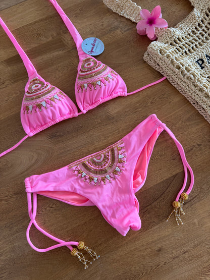 Bikini Arena 🌟